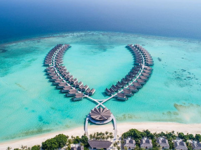 هتل Movenpick Resort Kuredhivaru Maldives